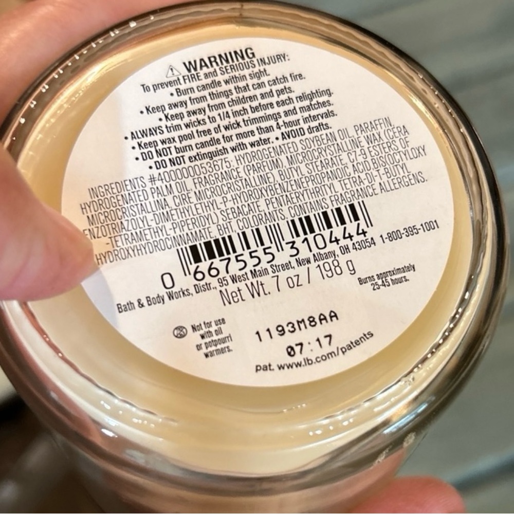 Pick 2 - NWOT Holiday Scented Candles 7oz. Bath & Body or White Barn Variety - Picture 7 of 7